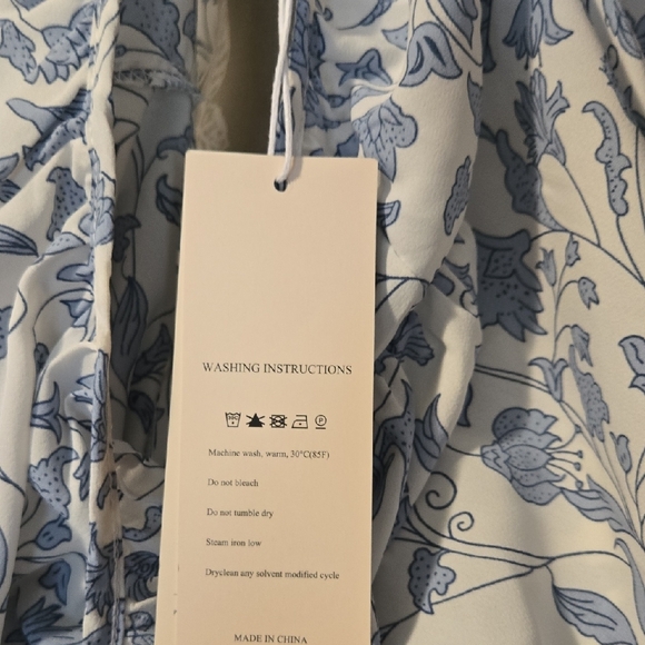 Chic Blue Floral Women's Blouse - Picture 4 of 8